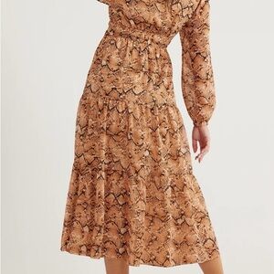 Sofia Jeans Women's Cutout Maxi Dress with Long Sleeves Size medium NWT MSRP $34